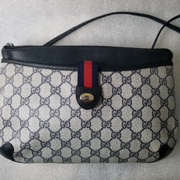 Authentic Vintage Gucci Crossbody - Picture 2 of 7